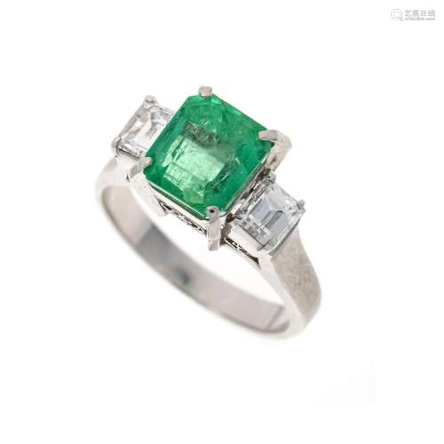 Emerald diamond ring platinum