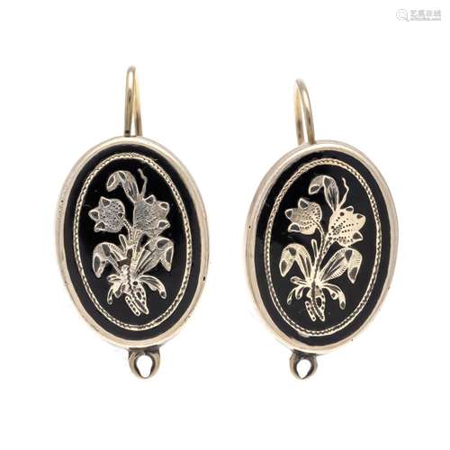 Biedermeier earrings, delicate