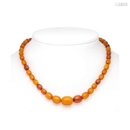 Amber necklace with spring rin