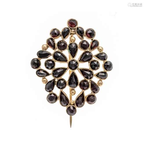 Garnet brooch around 1900 Gold