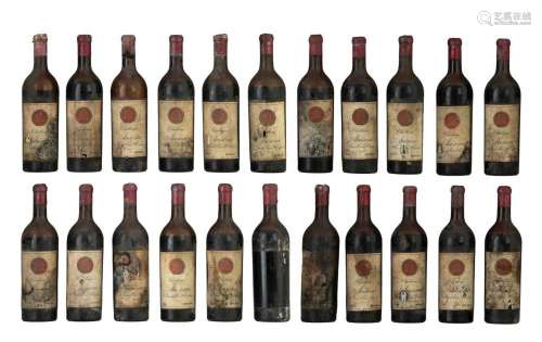 A collection of 22 bottles Ch‚teau Ausone, 1er Grand Cr˚ St ...