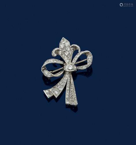 Broche en platine, dessi