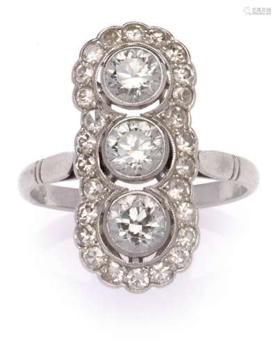 An Art Deco platinum diamond ring