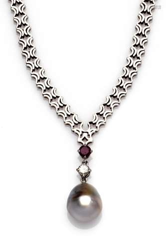 An 18k white gold pearl necklace