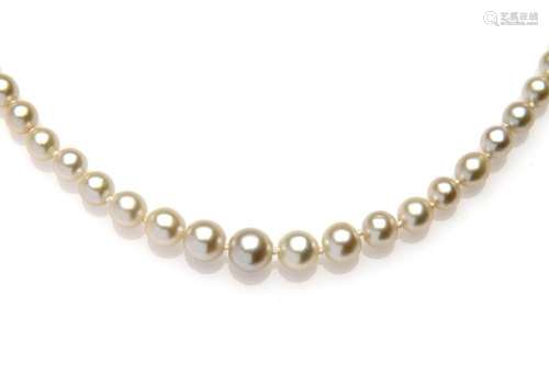 A natural pearl necklace