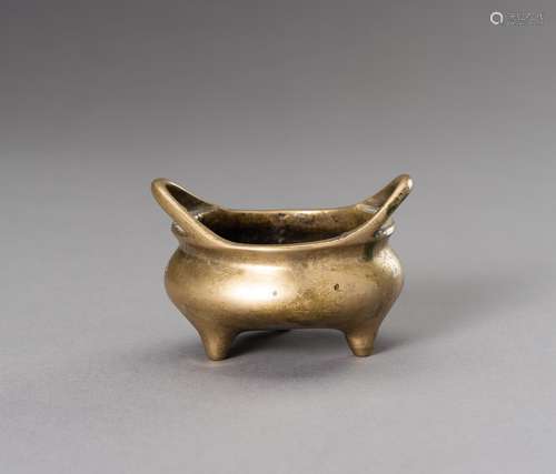 A MINIATURE BRONZE TRIPOD CENSER, QING DYNASTY