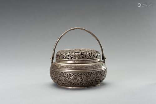 AN ARCHAISTIC BRONZE CENSER AND COVER, 1900s
