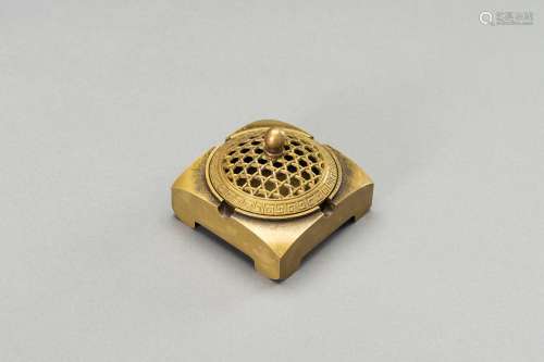 A RETICULATED BRONZE INCENSE HOLDER, 20TH CENTURY