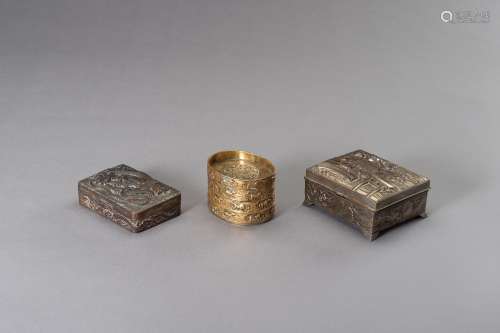 A SET OF THREE DECORATIVE BRONZE BOXES, FIRST HALF OF THE 20...