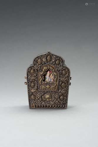 A MIXED METAL GAU BOX WITH BLUE TARA