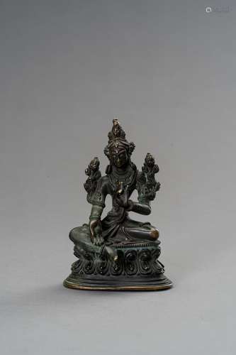 A BRONZE FIGURE OF TARA, 1900s