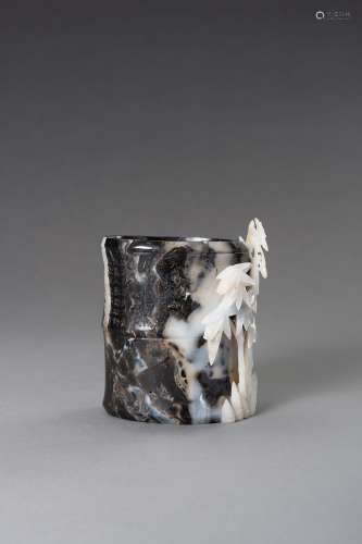 A CARVED AGATE 'BAMBOO' BRUSH POT, BITONG, REPUBLI...