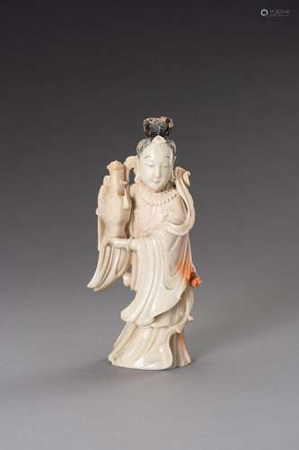 A CARVED SOAPSTONE FIGURE OF A LADY, 1900s