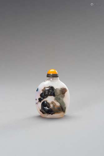 A CHALCEDONY 'HORSE AND MONKEY' SNUFF BOTTLE, 1900...