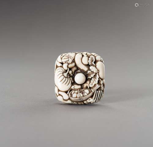 Ɏ A SQUARED IVORY RYUSA MANJU NETSUKE