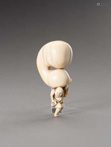 Ɏ AN IVORY NETSUKE OF A MAN CARRYING A HUGE DOUBLE GOURD