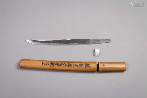 YASUTSUGU NIDAI: A TANTO IN SHIRASAYA