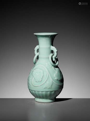 A LONGQUAN CELADON RING-HANDLED VASE, YUHUCHUNPING, 1900S