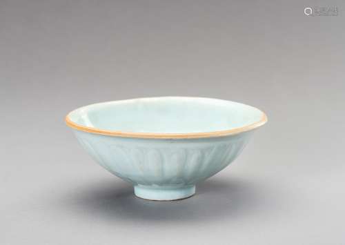 A MOLDED AND INCISED SONG STYLE QINGBAI PORCELAIN BOWL