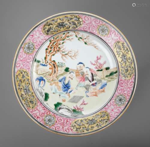 A GILT, ENAMELED AND GRISAILLE-DECORATED FAMILLE ROSE '...