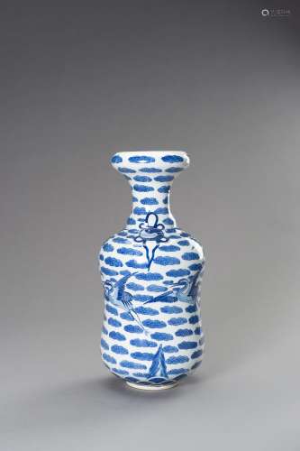A BLUE AND WHITE 'CRANES' VASE, 1900S