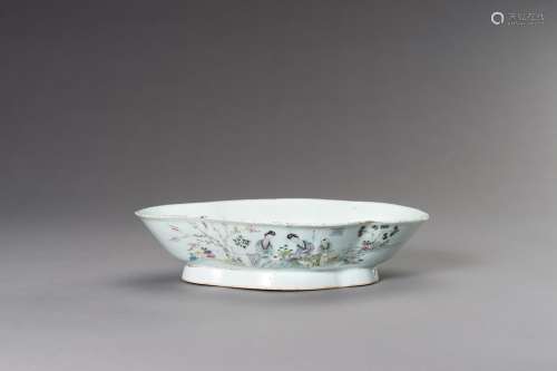 A LOBED CELADON PORCELAIN BOWL, REPUBLIC PERIOD