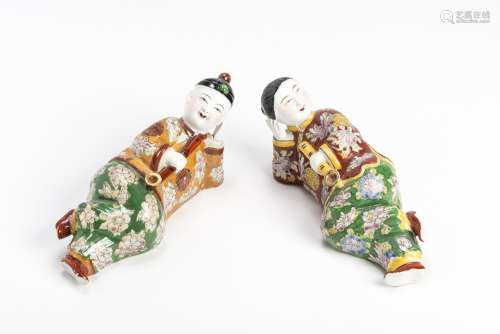 A PAIR OF CHINESSE PORCELAIN FIGURES - REPUBLIC PERIOD