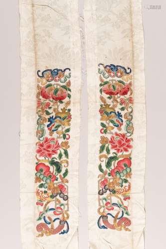 A PAIR OF 'AUSPICIOUS FRUITS AND FLOWERS' SILK SLE...