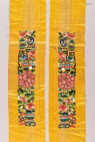 A PAIR OF YELLOW 'PEONY' SILK SLEEVE BANDS, LATE Q...