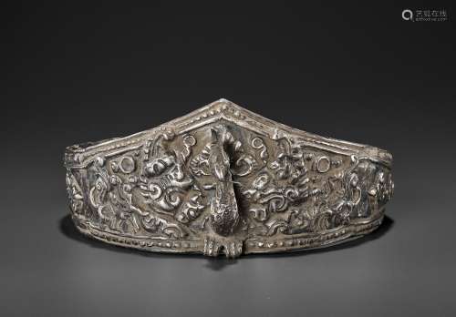 A LARGE ANDUNIQUE CHAM SILVER REPOUSSE CROWN WITH A PHOENIX
