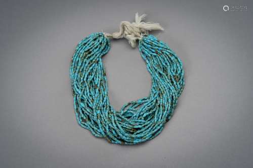 A BACTRIAN TURQUOISE BEAD NECKLACE