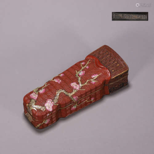 Famille Rose Plum Blossom Qin-Form Box and Cover
