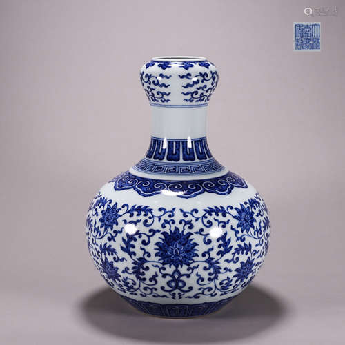 Blue and White Floral Garlic-Head-Shape Vase