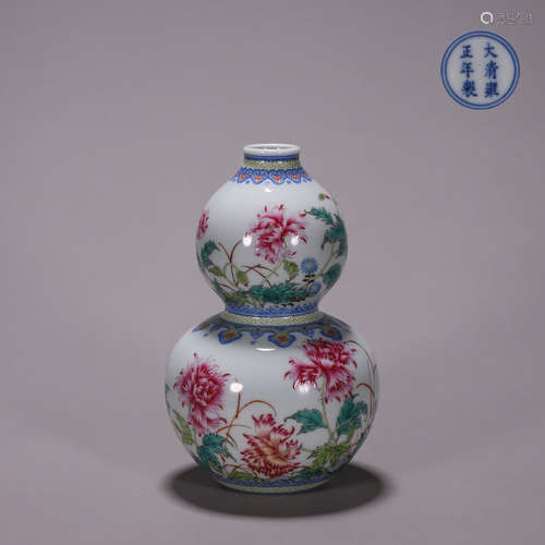 Famille Rose Floral Double-Gourd-Shape Vase