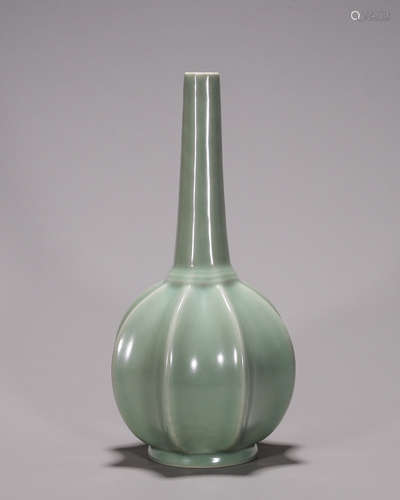 Yue Ware Octagonal Vase