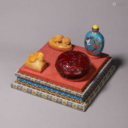 Set of Tianhuang Stone Seals and Other Scholars Items