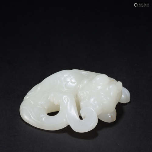 White Jade Auspicious Beast Ornament