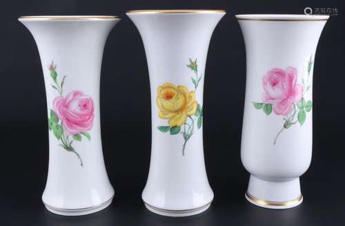 Meissen Roses, 3 large trumpet vases, Trompetenvasen,