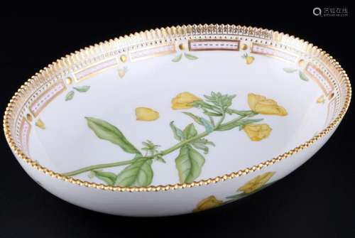 Royal Copenhagen Flora Danica oval bowl 3506 1st choice, run...