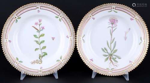 Royal Copenhagen Flora Danica 2 dessert plates 3551 1st choi...