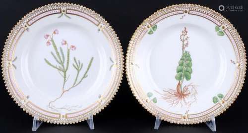 Royal Copenhagen Flora Danica 2 dessert plates 3551 1st choi...