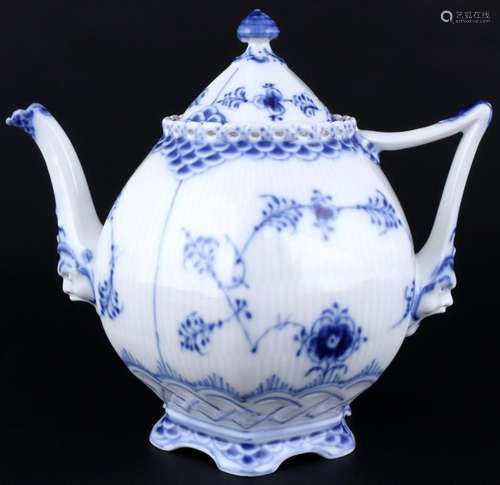 Royal Copenhagen Musselmalet Full Lace tea pot 1119 1st choi...