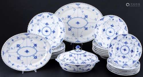 Royal Copenhagen Musselmalet Full Lace 22-piece dining servi...