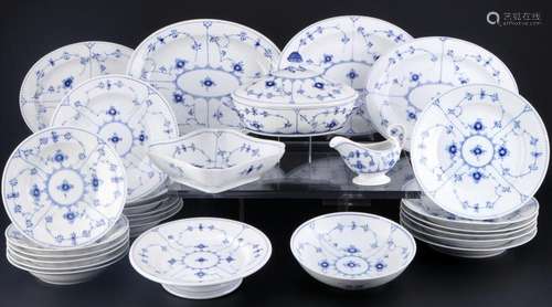 Royal Copenhagen Musselmalet Blue Fluted Plain dining servic...