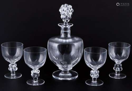 Lalique Clos Vougeot decanter with 4 wine glasses, Dekanter ...