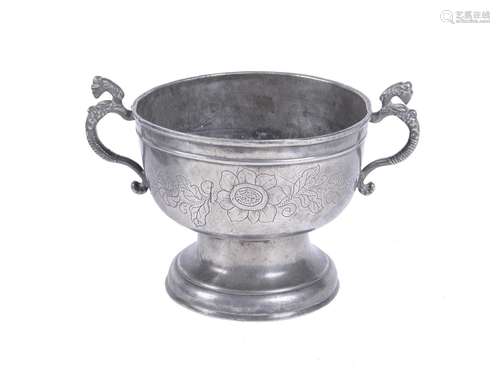 A CHARLES II PEWTER LOVING CUP