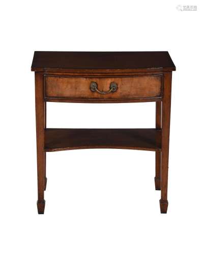 AN EARLY 20TH CENTURY SIDE TABLE IN GEORGE III STYLE