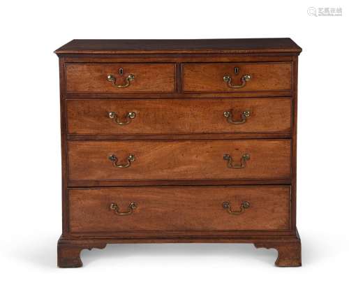 A GEORGE III MAHOGANY CHEST OF DRAWERS