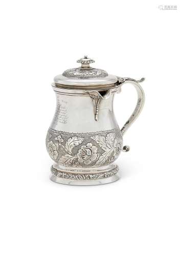 AN INDIAN COLONIAL SILVER BALUSTER LIDDED TANKARD
