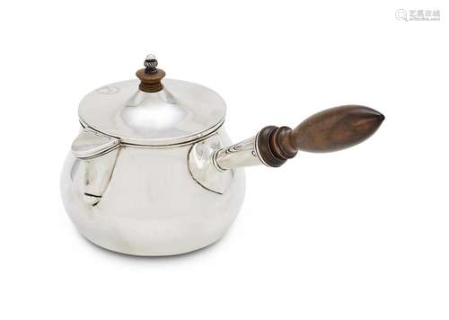 AN INDIAN COLONIAL SILVER BALUSTER MILK PAN